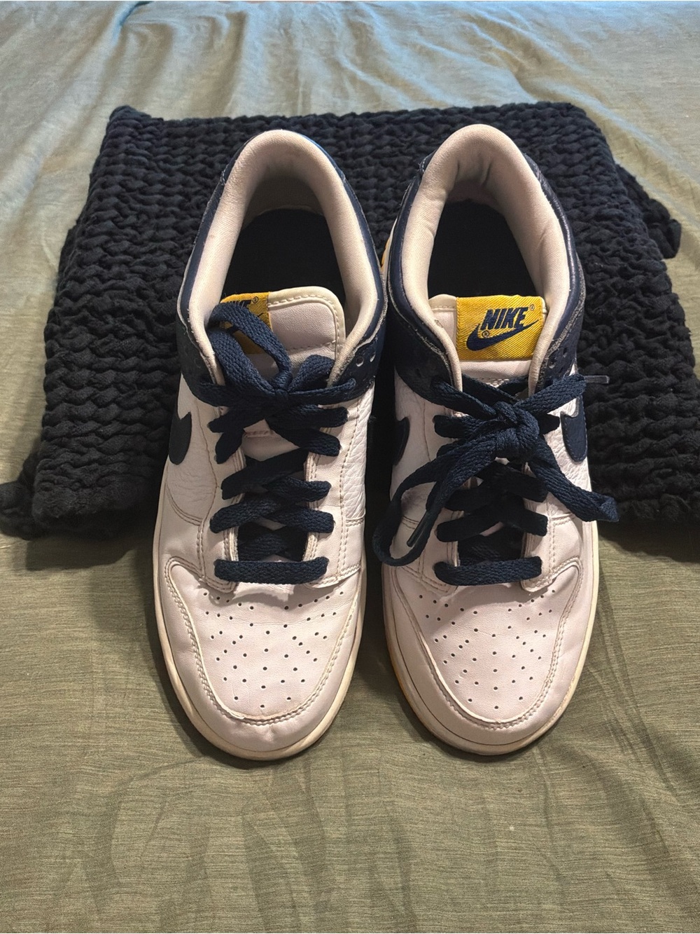 Nike Kids Low-Top Sneakers in White, Navy and Yellow